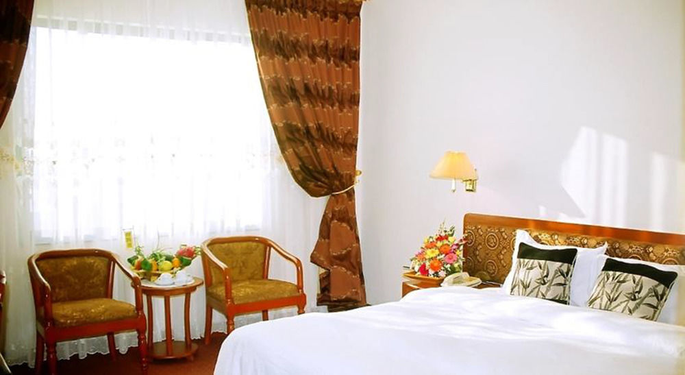 Central Hotel Quảng Ngãi Extérieur photo